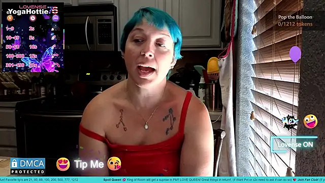 Pokój czatu na żywo – YogaHottie76