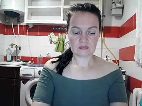 LoveNBloom's Live Chat Room