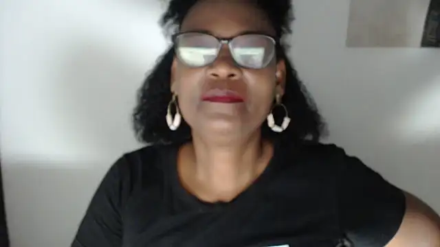 dana-black Live chatroom