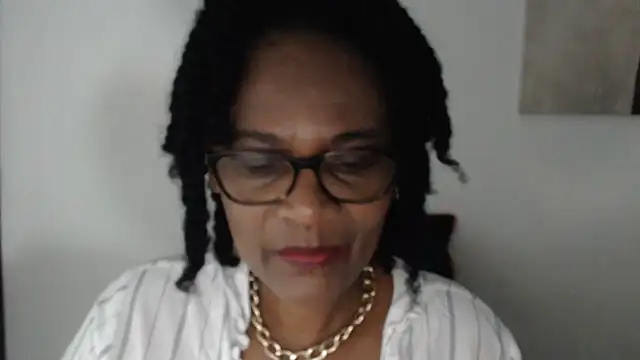 dana-black Live Chatraum