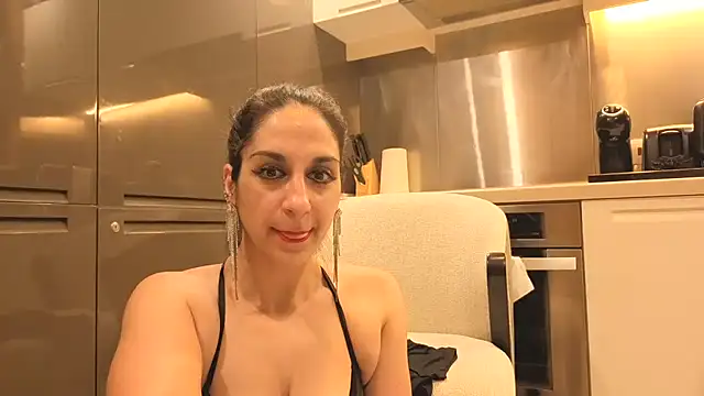 Chat soba uživo modela Bellydancerhot