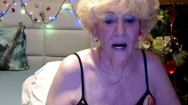 HappyWomanOn's Live Chat Room