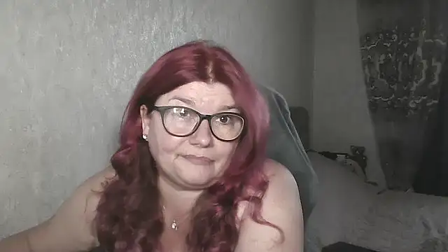 Diana_49's Live Chat Room