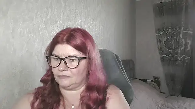 Diana_49's Live Chat Room