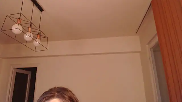 ห้องแชทสดของ RebeccaStone