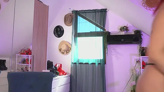 Živá chatovací místnost Amaliamour