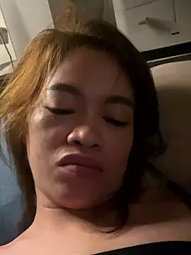pinay4uwithagoodheart's Live Chat Room