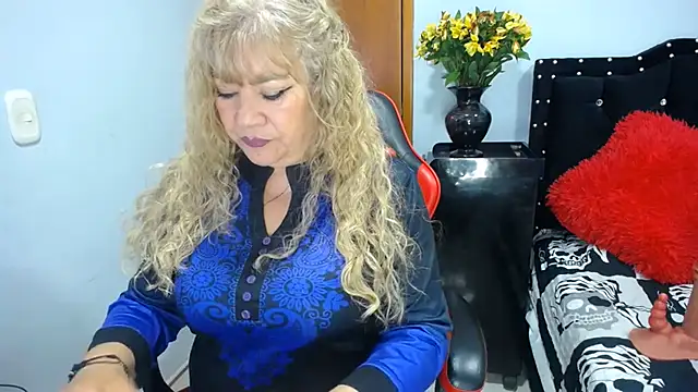Ursulawhite69's Live Chat Room