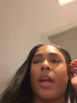 CandyLuxxxx's Live Chat Room