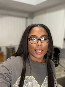 Živá chatovací místnost CandyLuxxxx