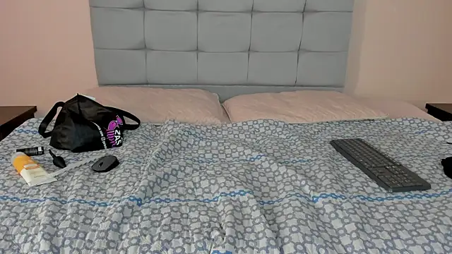 חדר צ'אט בשידור חי של nicol_furyy