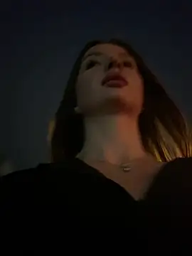 חדר צ'אט בשידור חי של KrisMagnoly