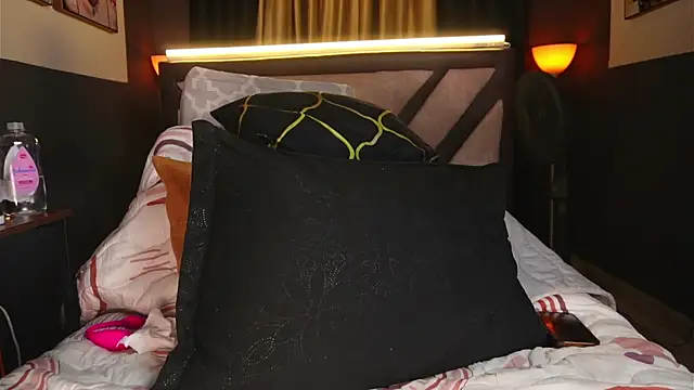 חדר צ'אט בשידור חי של Katiehill_1