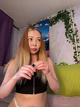 Cute-Couple18's Live Chat Room
