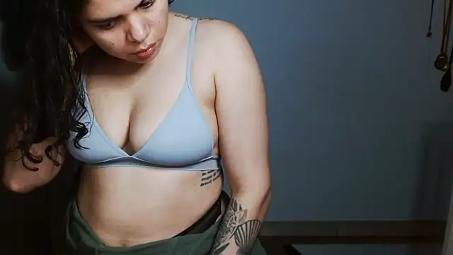 חדר צ'אט בשידור חי של karoll8
