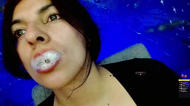 Živá chatovací místnost julieth_sex1