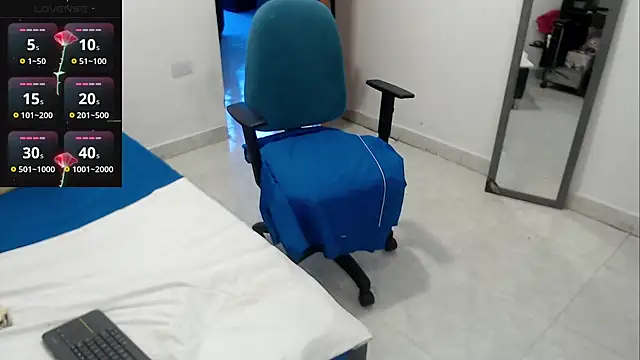 Sala de chat ao vivo de LAURA_Foxht