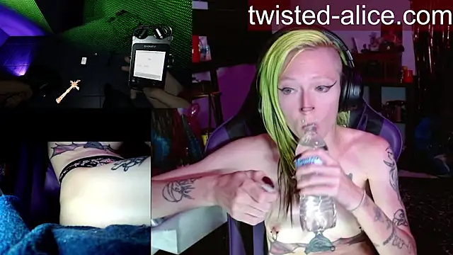 Chat soba uživo modela Twisted_Alice