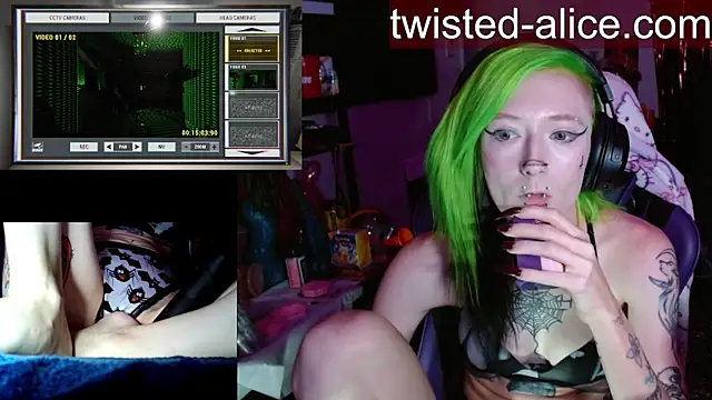 Twisted_Alice Adlı Modelin Canlı Sohbet Odası