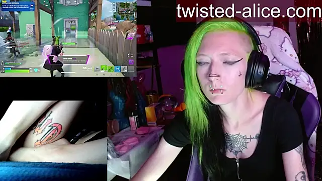 Twisted_Alice's Live Chat Room