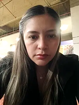 alana_69 – Naživo chatovacia miestnosť