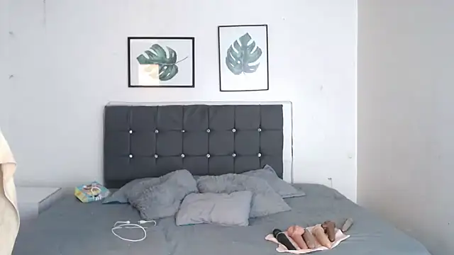 selena_yourmilf's Live Chat Room