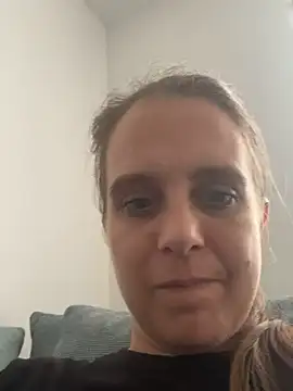 Chantalee: δωμάτιο απευθείας συνομιλίας