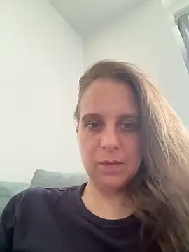 חדר צ'אט בשידור חי של Chantalee