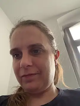 Chantalee's Live Chat Room