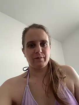 Chantalee's Live Chat Room