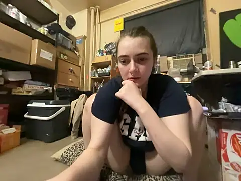 Snowbunnycake_131 Live chatroom