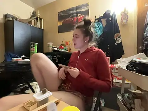 חדר צ'אט בשידור חי של Snowbunnycake_131