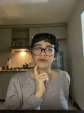 _Lunnaa_ Adlı Modelin Canlı Sohbet Odası