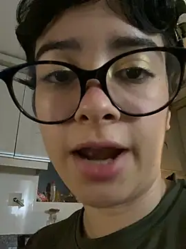 _Lunnaa_'s Live Chat Room
