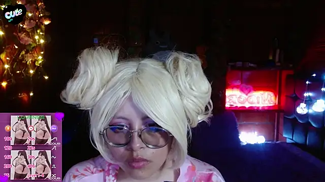 MidoriQuiinn's Live Chat Room