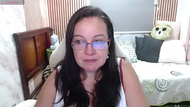 Sonialorens_ – Naživo chatovacia miestnosť