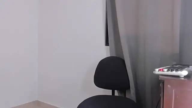 Pokój czatu na żywo – Emma_lean