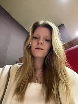 MaryHiggins Adlı Modelin Canlı Sohbet Odası