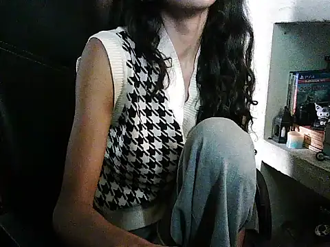 exude_diya Adlı Modelin Canlı Sohbet Odası