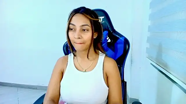 Chat soba uživo modela sophiax-x