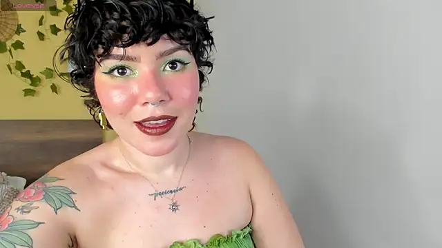 Amy_art Adlı Modelin Canlı Sohbet Odası