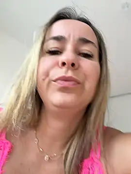 Capucine-Bellova Live chatroom