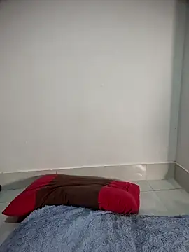 naughtyjaanu Adlı Modelin Canlı Sohbet Odası