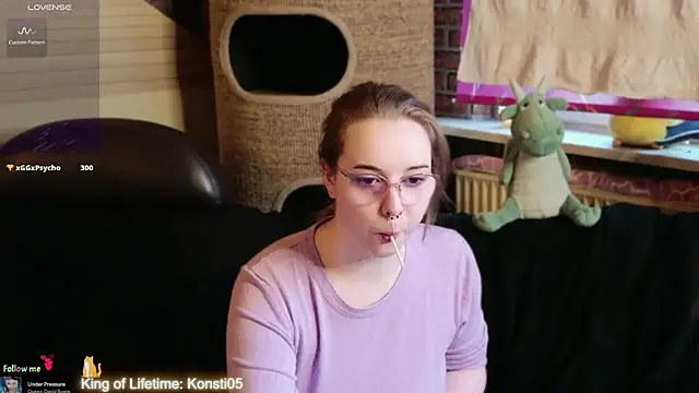 GamerGirl_Eve Adlı Modelin Canlı Sohbet Odası