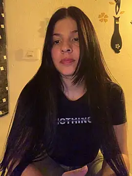 غرفة دردشة Estefani_32 المباشرة