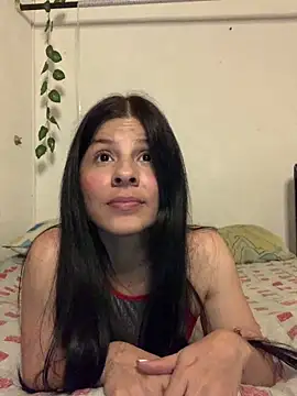 Estefani_32 – Naživo chatovacia miestnosť