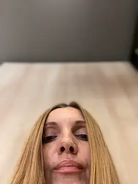 Živá chatovací místnost miss_darsi