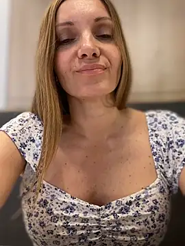 Živá chatovací místnost miss_darsi