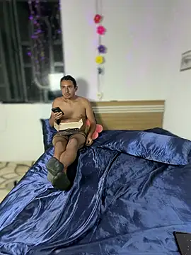 Simone_Miller 실시간 채팅방