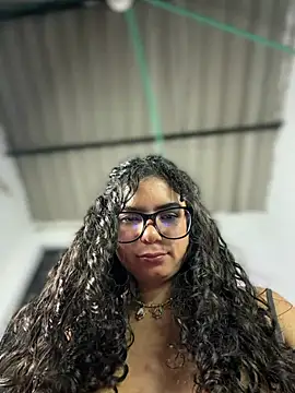 Simone_Miller: δωμάτιο απευθείας συνομιλίας